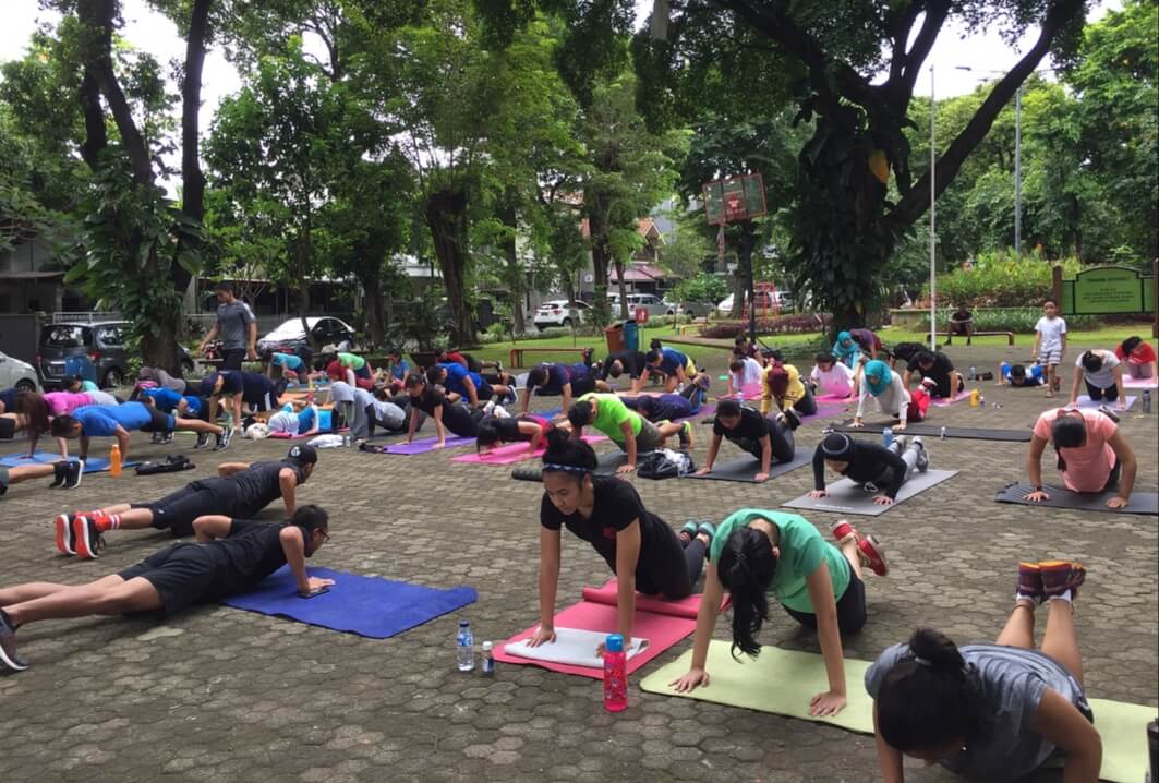 Walaupun latihannya berat, tapi asyik karena dilakukan rame-rame.